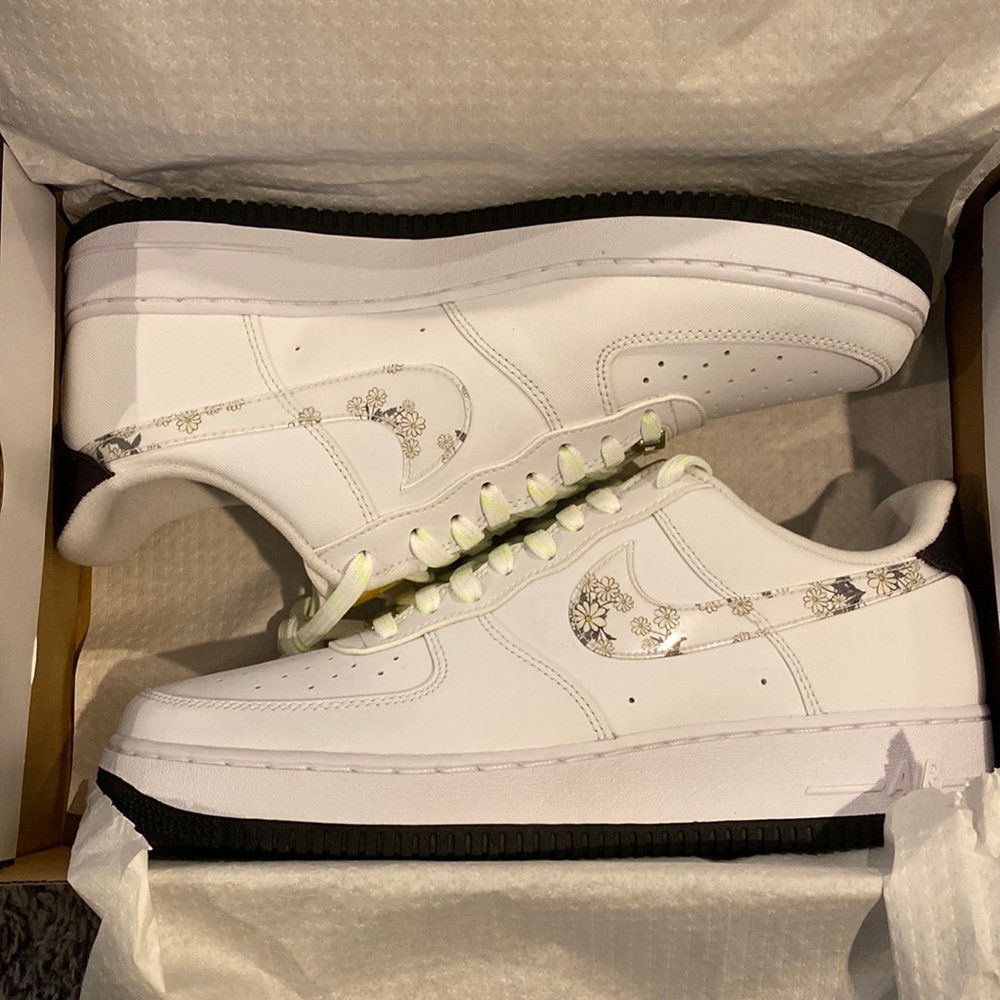 white daisy air force 1